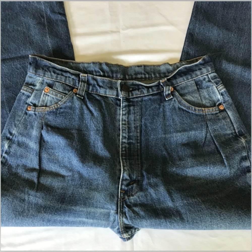 Levis Authorized Vintage Jeans Womens Pleated Cropped Size 32 Re-Purposed View 2